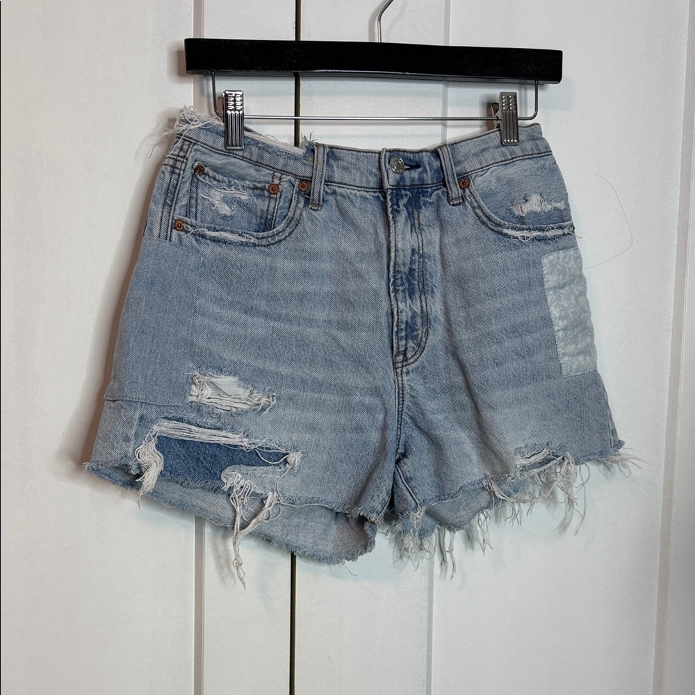 American Eagle Outfitters US 8 High Rise 90s Boyfriend Jean Shorts - Distressed